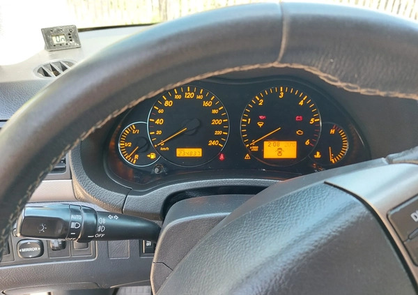 Toyota Avensis cena 8000 przebieg: 234837, rok produkcji 2006 z Międzyrzec Podlaski małe 172